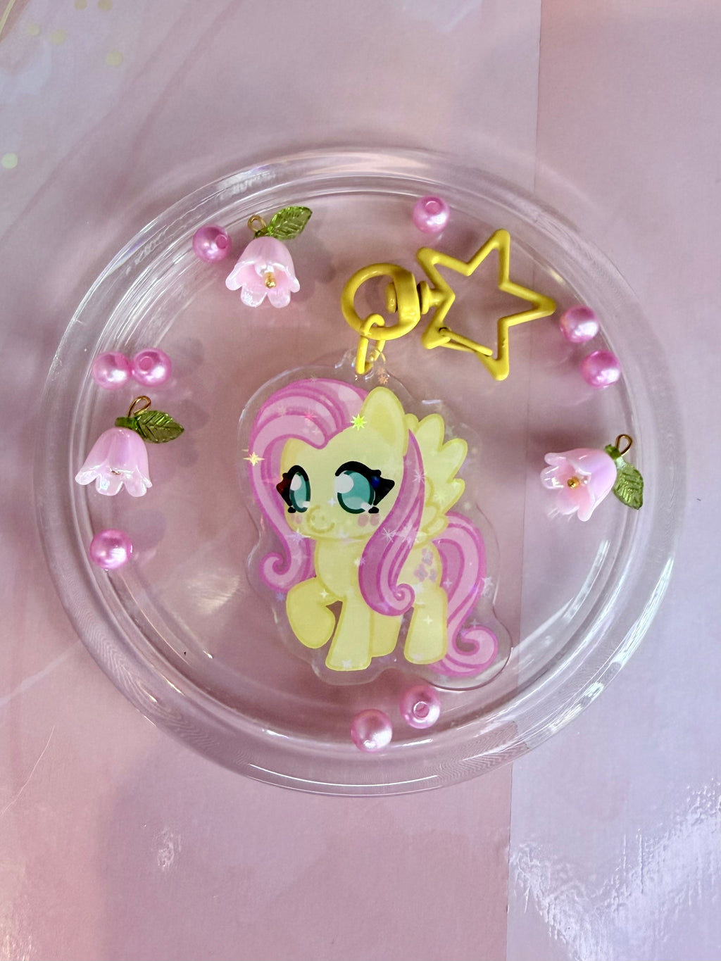 Porte Clé Flutter Shy 💛